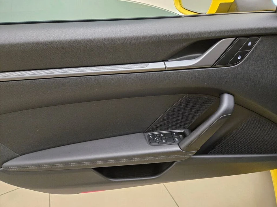 2023 Porsche 992 Carrera - Image 27 of 31