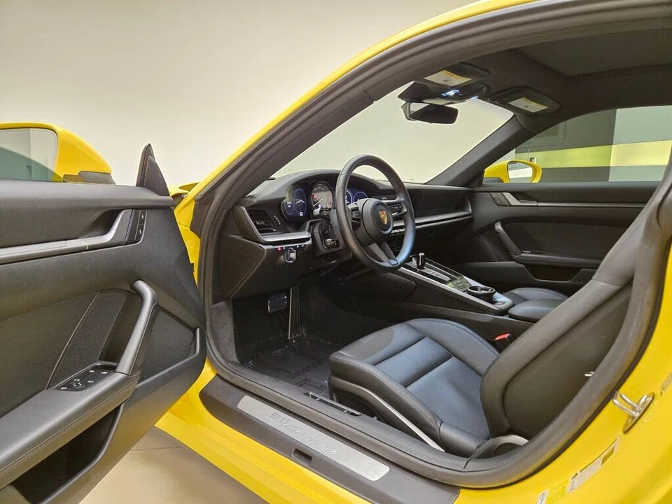 2023 Porsche 992 Carrera - Image 16 of 31