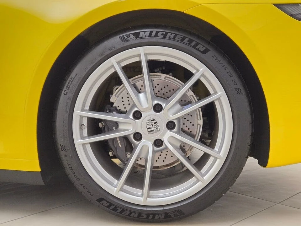 2023 Porsche 992 Carrera - Image 15 of 31