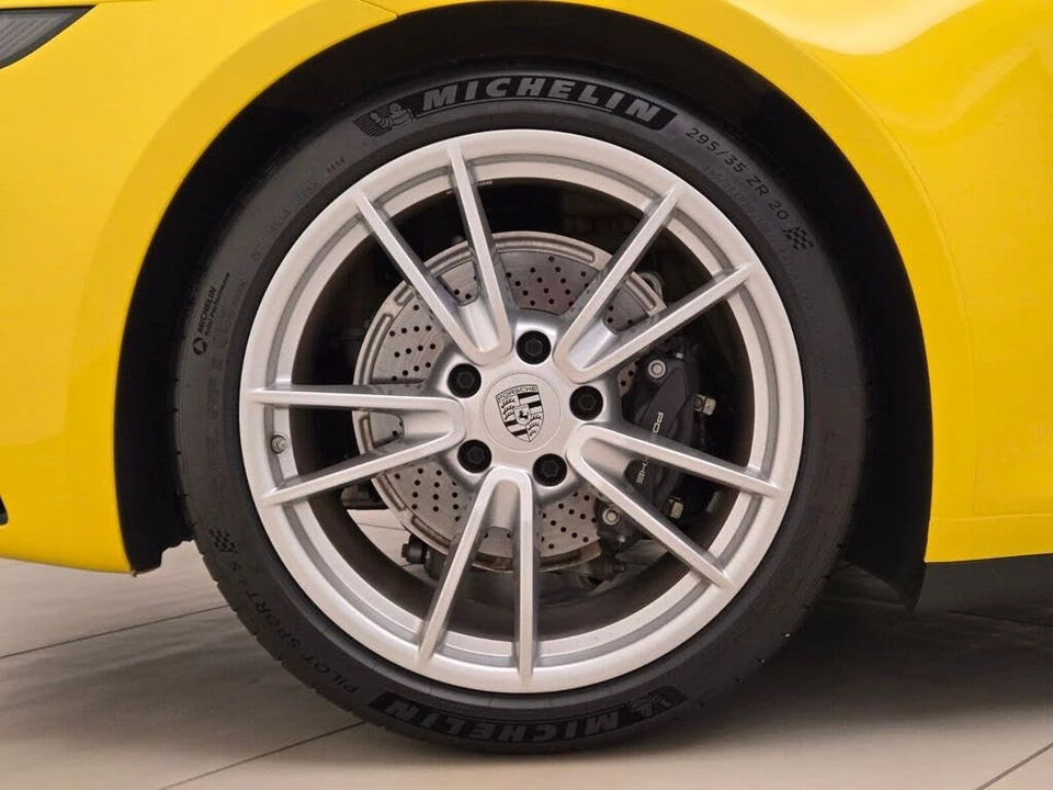 2023 Porsche 992 Carrera - Image 7 of 31