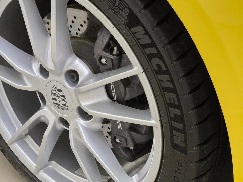 2023 Porsche 992 Carrera - Image 14 of 31