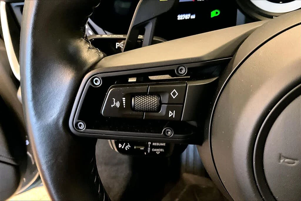 2023 Porsche 992 Carrera - Image 22 of 31