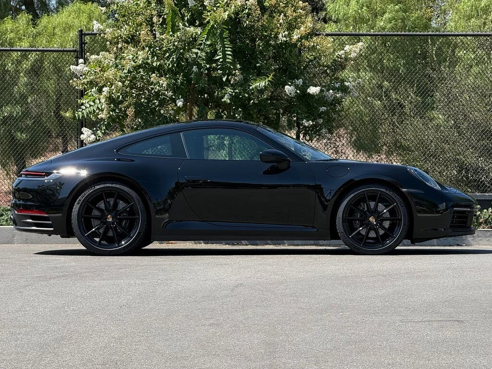 2023 Porsche 992 Carrera - Image 8 of 31