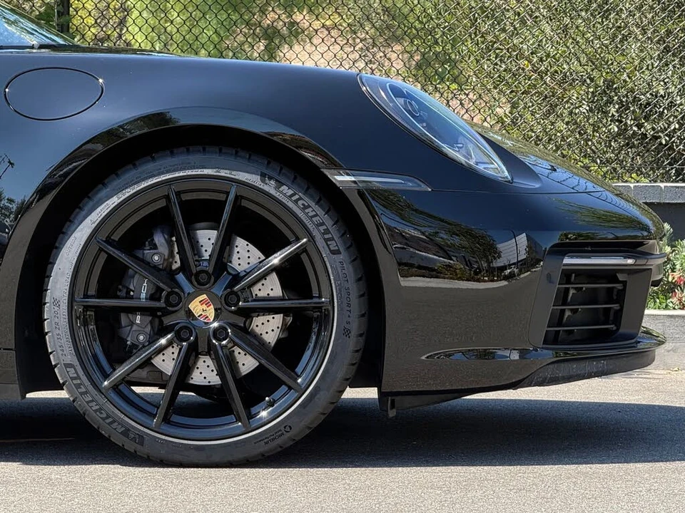 2023 Porsche 992 Carrera - Image 12 of 31