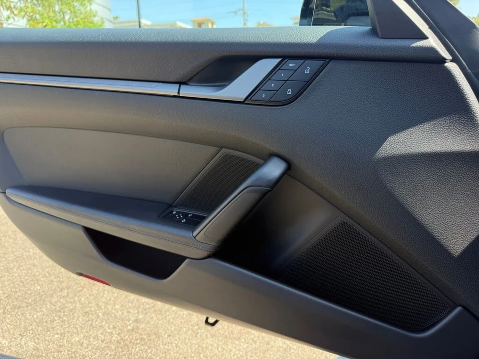 2023 Porsche 992 Carrera - Image 28 of 31