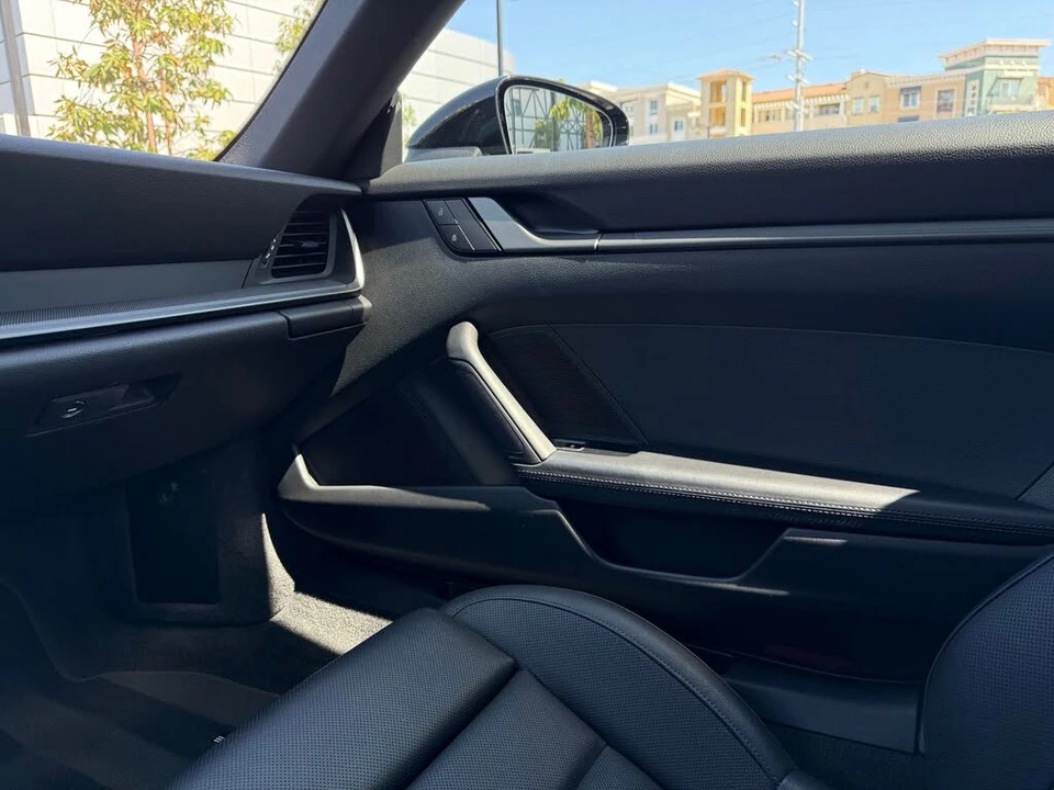 2023 Porsche 992 Carrera - Image 25 of 31