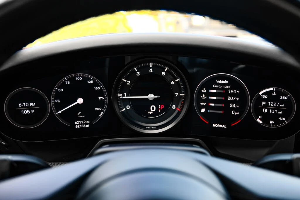 2023 Porsche 992 Carrera - Image 14 of 31