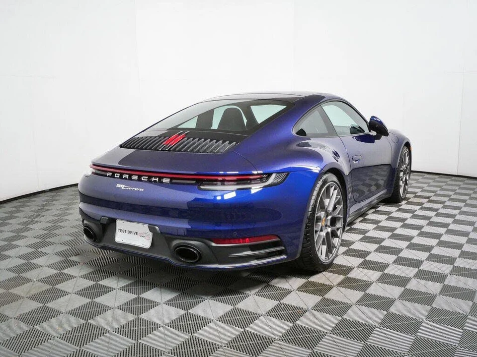 2023 Porsche 992 Carrera - Image 24 of 31