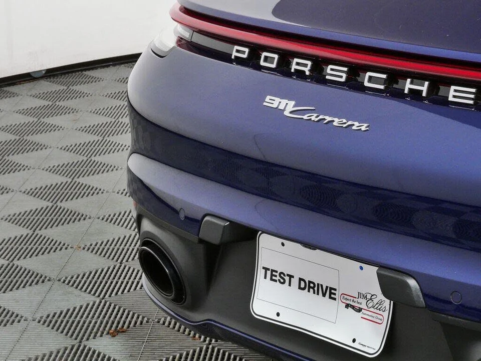 2023 Porsche 992 Carrera - Image 29 of 31
