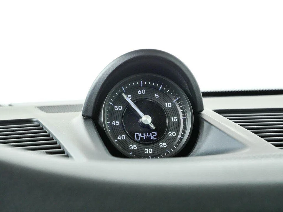 2023 Porsche 992 Carrera - Image 17 of 31