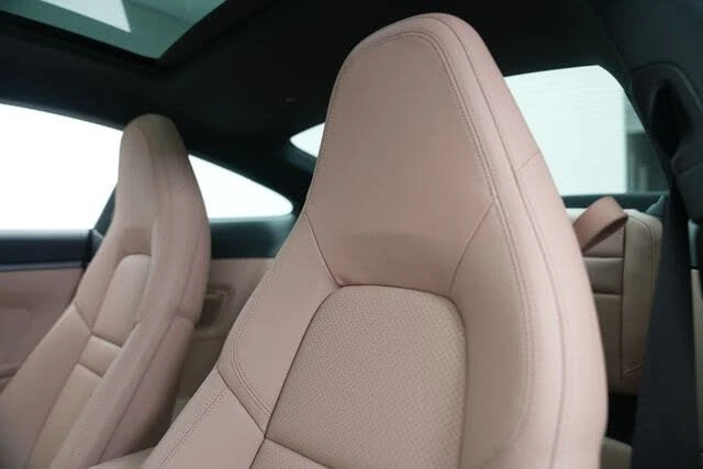 2023 Porsche 992 Carrera - Image 13 of 31