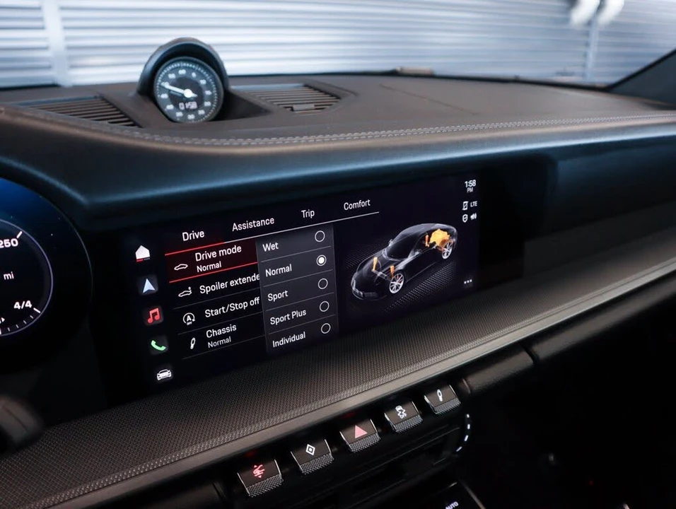 2023 Porsche 992 Carrera - Image 22 of 31