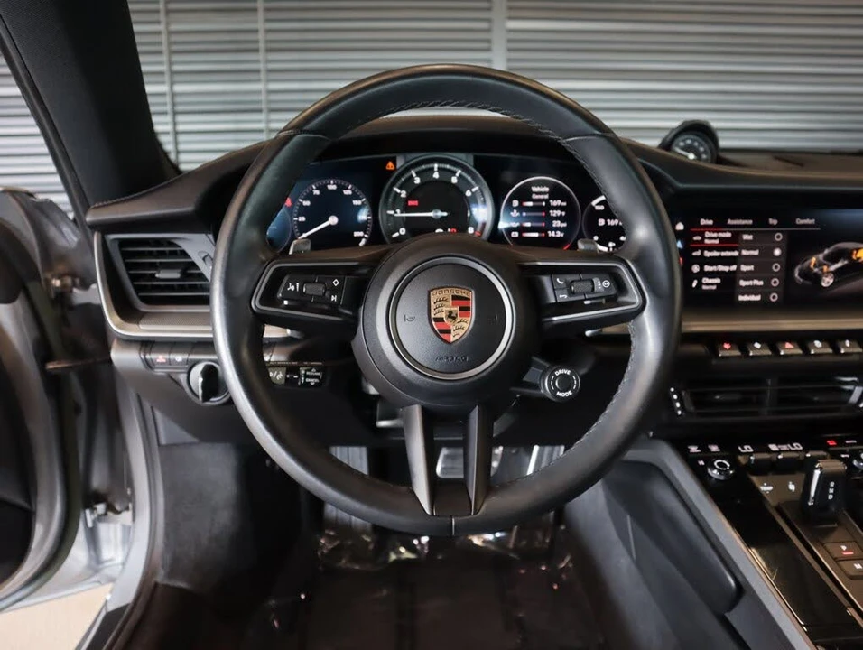 2023 Porsche 992 Carrera - Image 14 of 31