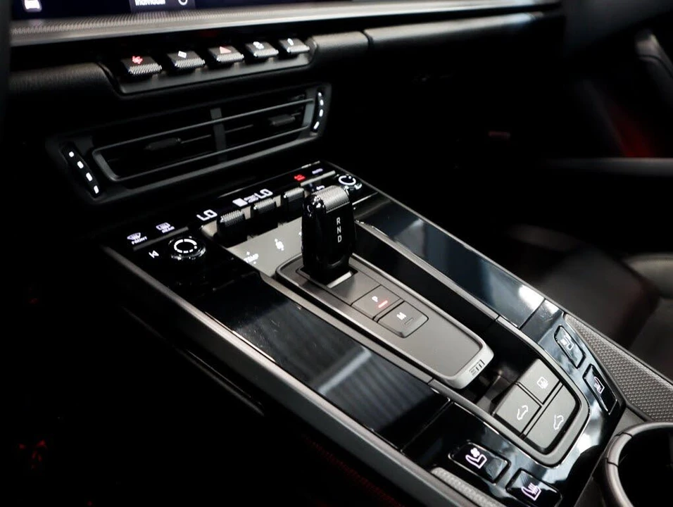 2023 Porsche 992 Carrera - Image 17 of 31
