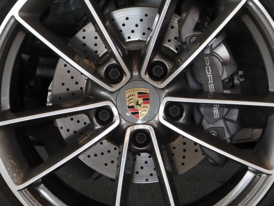 2023 Porsche 992 Carrera - Image 13 of 31