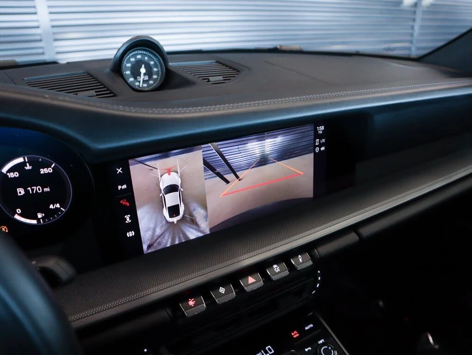2023 Porsche 992 Carrera - Image 19 of 31