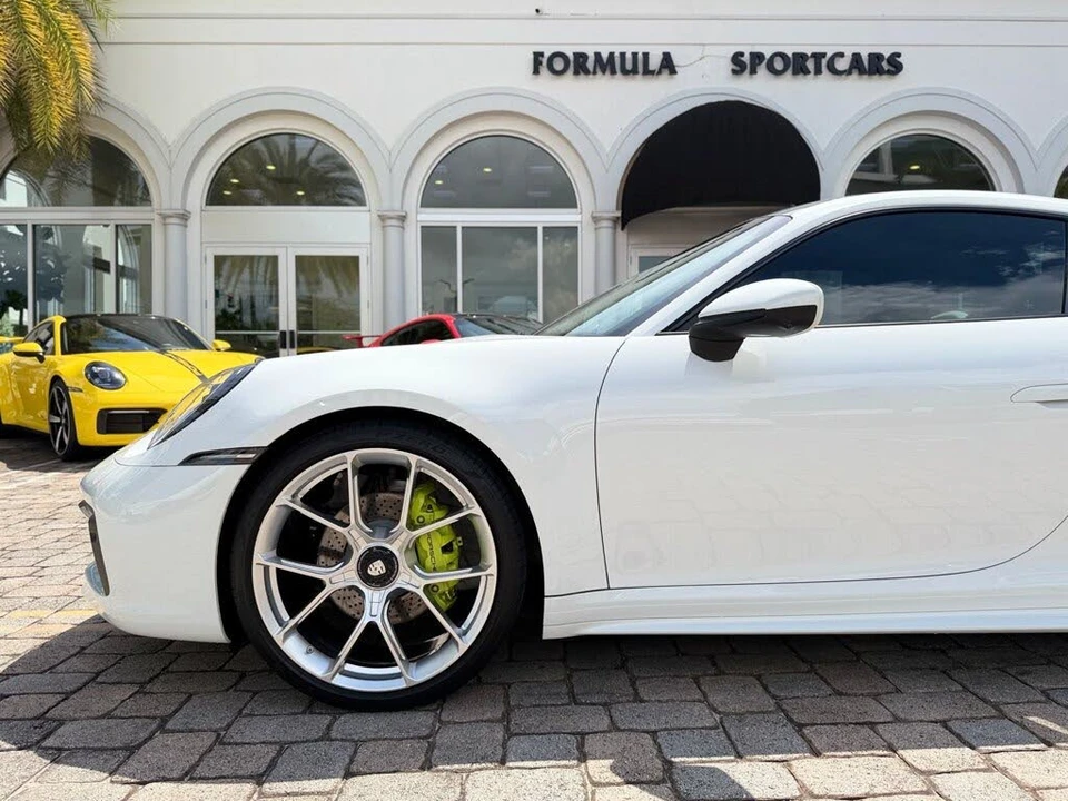 2023 Porsche 992 Carrera - Image 23 of 31