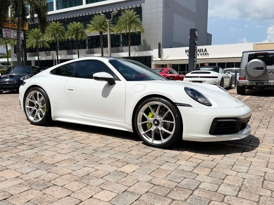 2023 Porsche 992 Carrera - Image 8 of 31