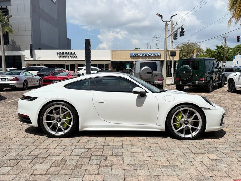 2023 Porsche 992 Carrera - Image 9 of 31