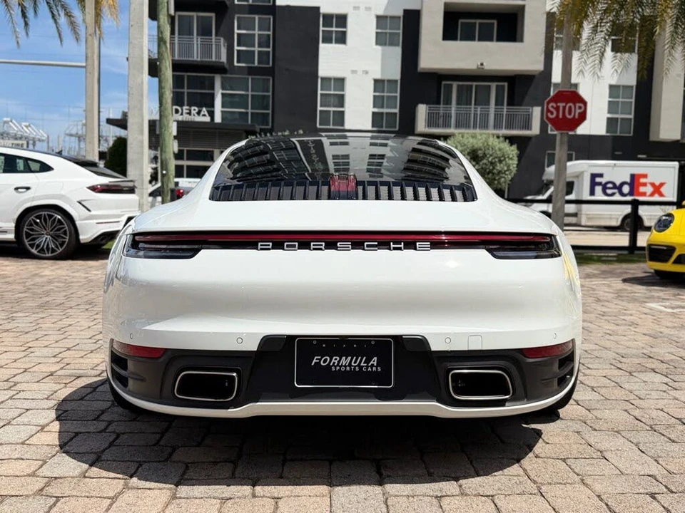 2023 Porsche 992 Carrera - Image 17 of 31