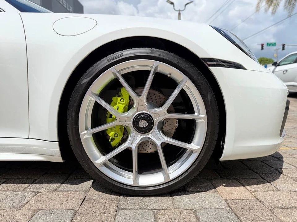 2023 Porsche 992 Carrera - Image 29 of 31