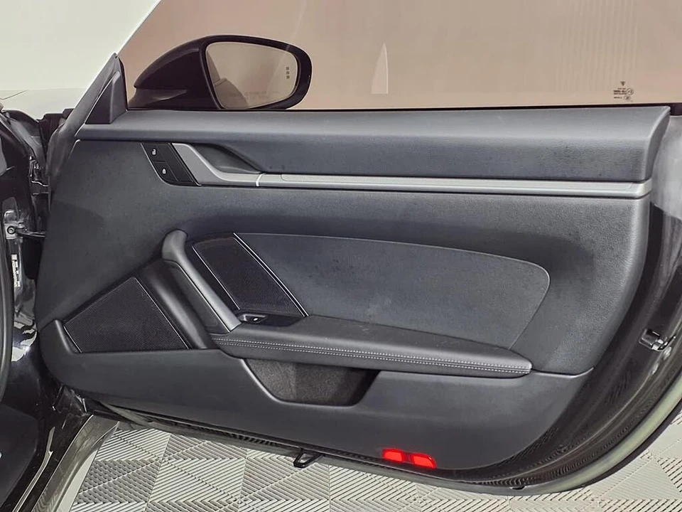2023 Porsche 992 Carrera - Image 8 of 31
