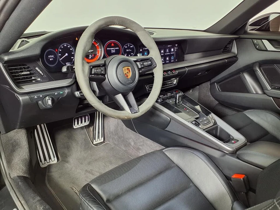 2023 Porsche 992 Carrera - Image 15 of 31