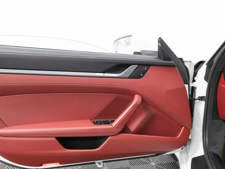 2023 Porsche 992 Carrera - Image 25 of 31