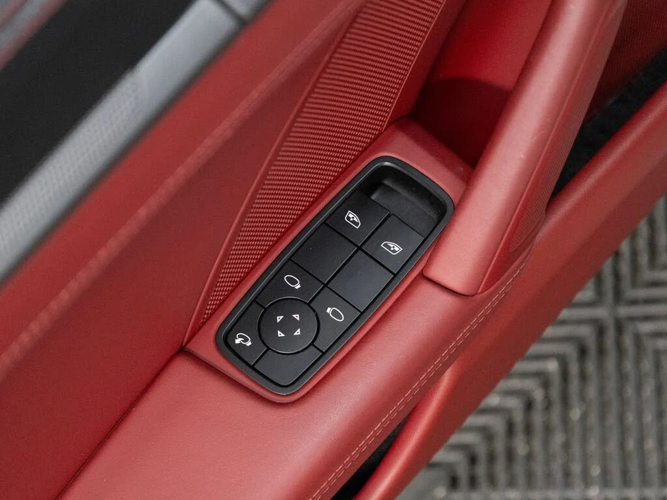 2023 Porsche 992 Carrera - Image 26 of 31