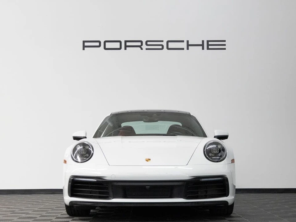 2023 Porsche 992 Carrera - Image 10 of 31