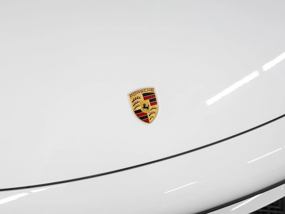 2023 Porsche 992 Carrera - Image 11 of 31