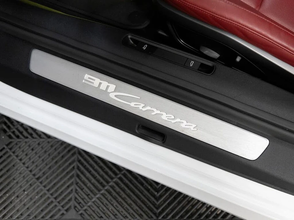 2023 Porsche 992 Carrera - Image 27 of 31