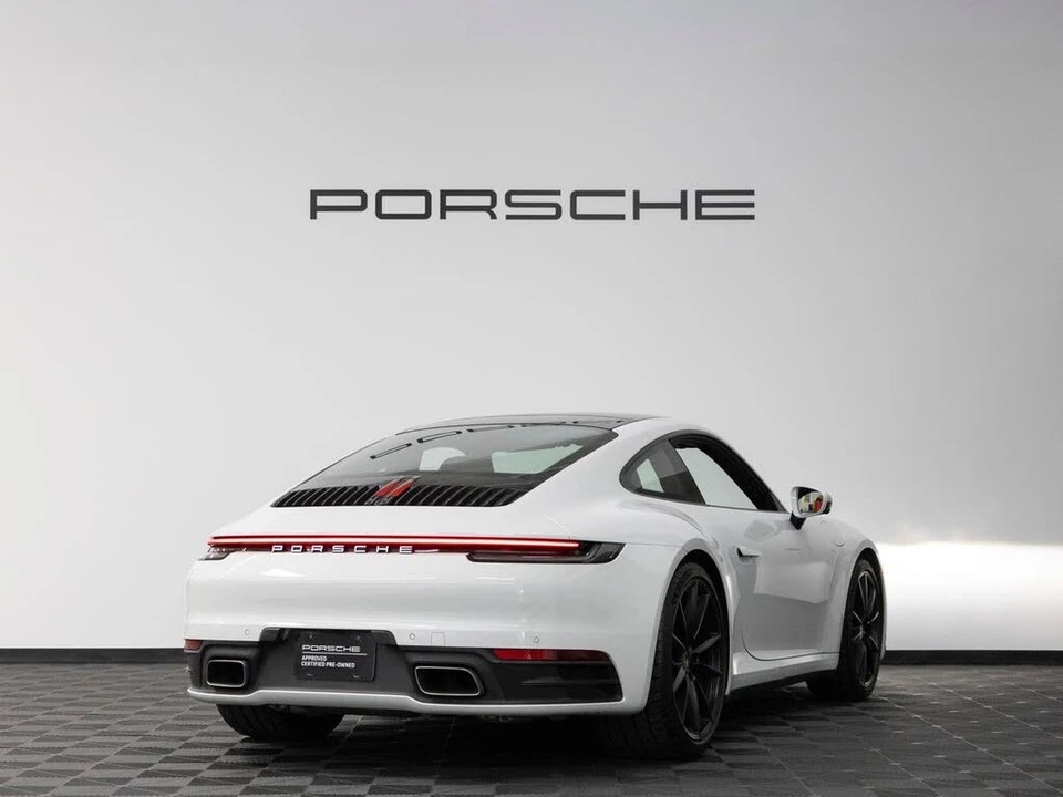 2023 Porsche 992 Carrera - Image 7 of 31