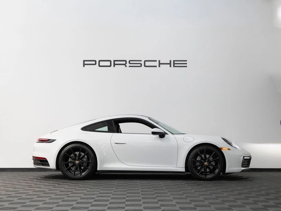 2023 Porsche 992 Carrera - Image 8 of 31