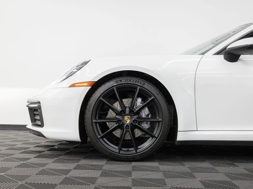 2023 Porsche 992 Carrera - Image 12 of 31