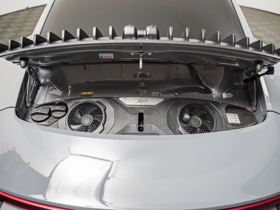 2023 Porsche 992 Carrera - Image 12 of 31