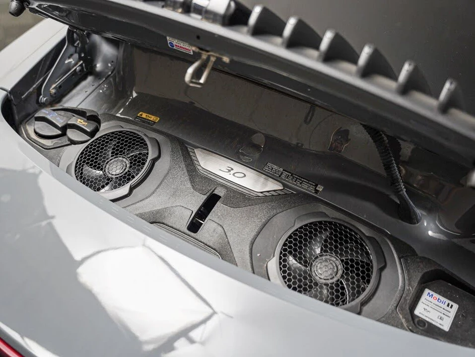 2023 Porsche 992 Carrera - Image 13 of 31