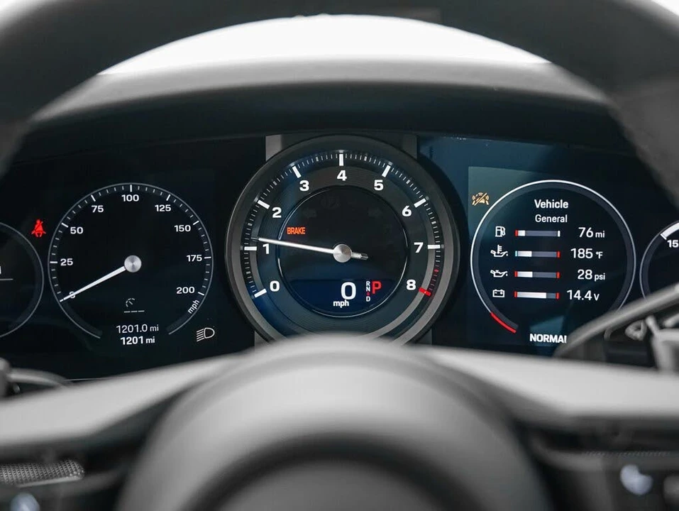 2023 Porsche 992 Carrera - Image 18 of 31