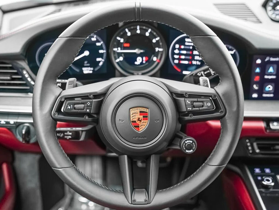2023 Porsche 992 Carrera - Image 17 of 31