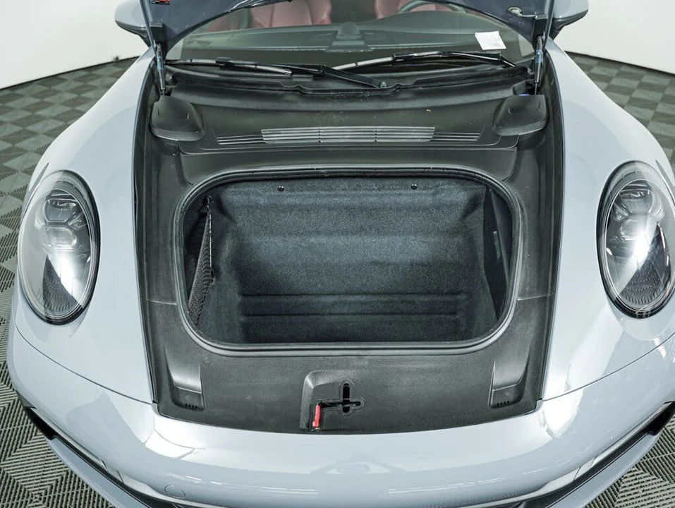 2023 Porsche 992 Carrera - Image 28 of 31