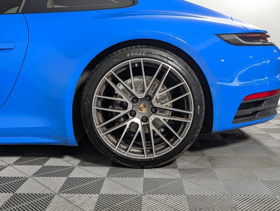 2023 Porsche 992 Carrera - Image 12 of 31