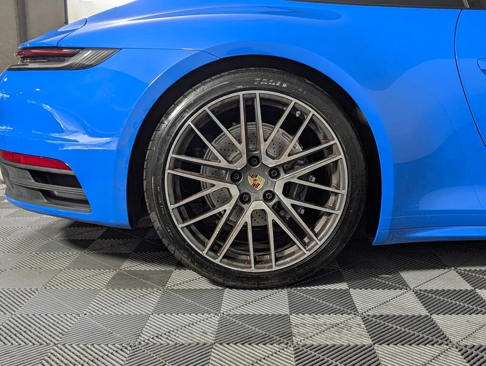 2023 Porsche 992 Carrera - Image 13 of 31