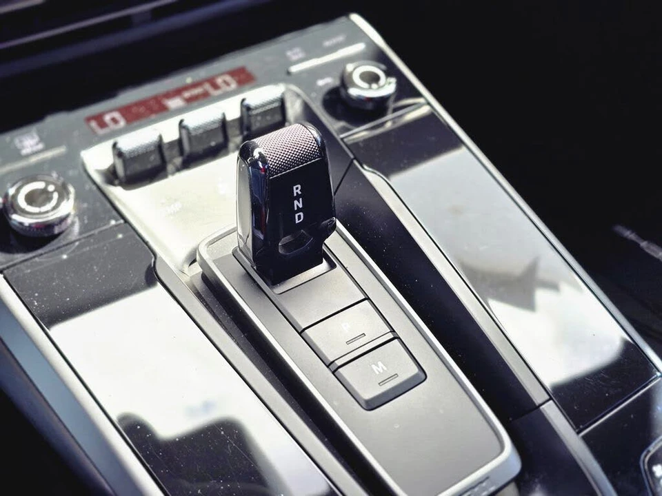 2023 Porsche 992 Carrera - Image 20 of 28