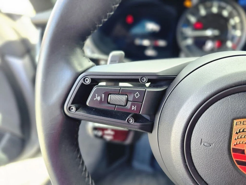 2023 Porsche 992 Carrera - Image 15 of 28