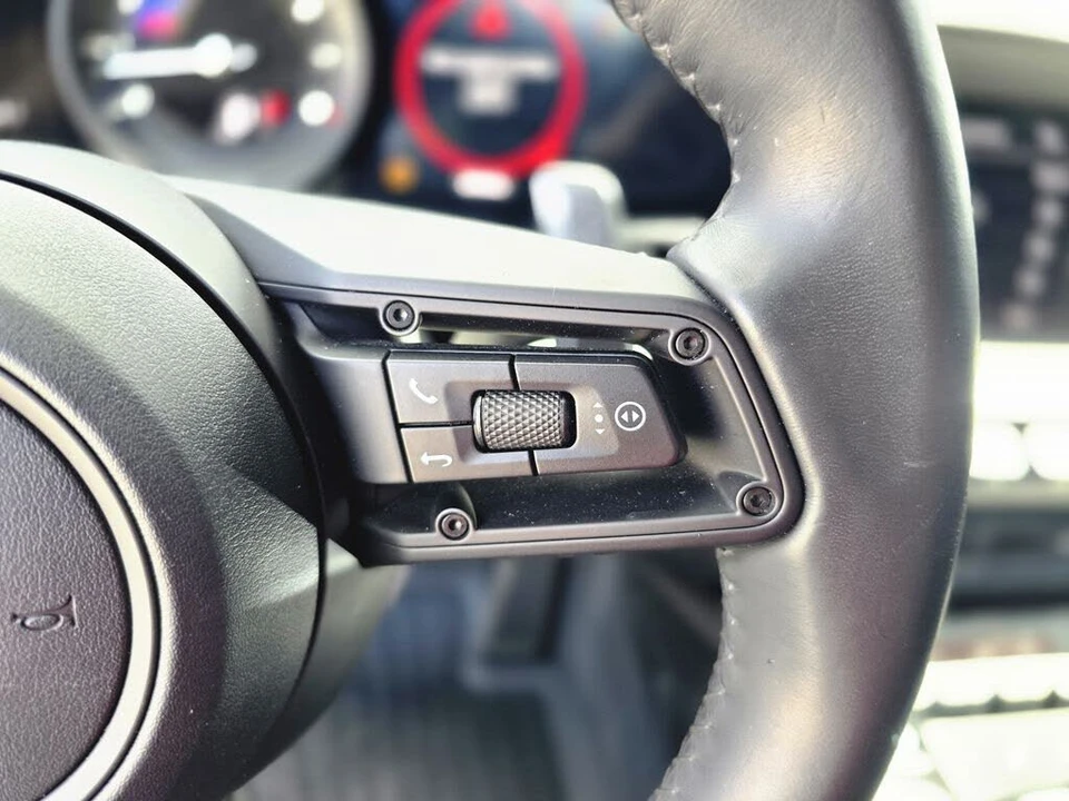 2023 Porsche 992 Carrera - Image 16 of 28