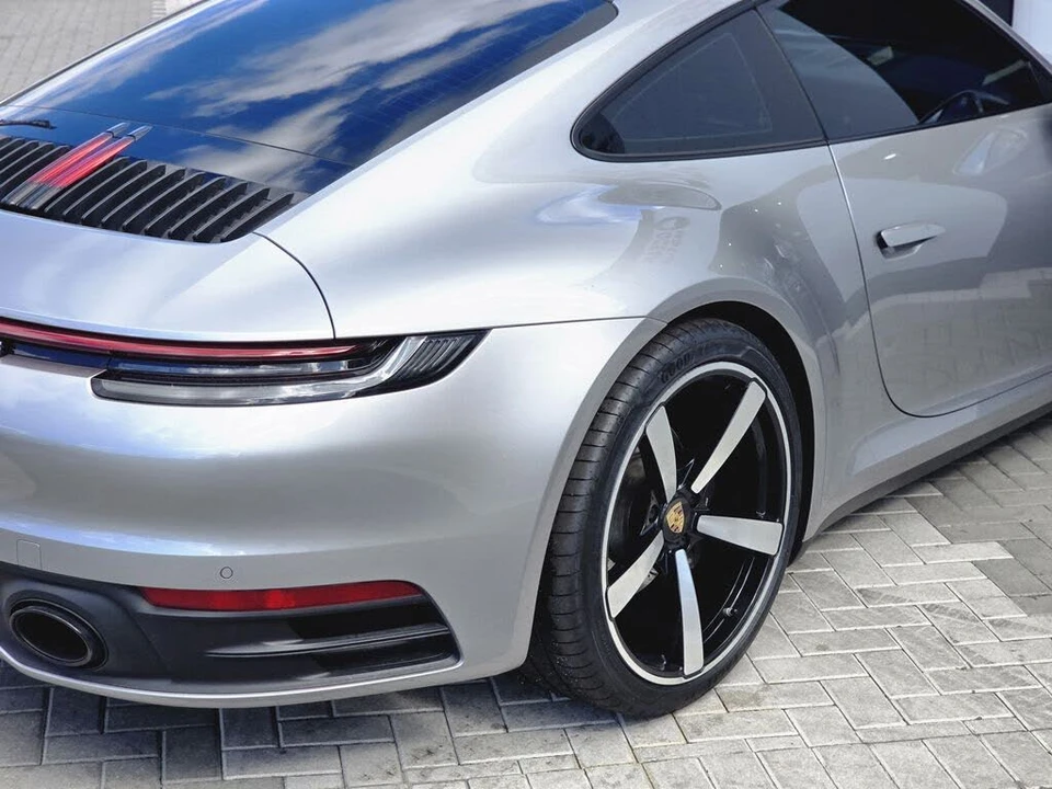 2023 Porsche 992 Carrera - Image 7 of 28