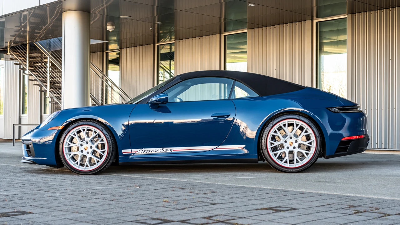 2023 Porsche 992 Carrera GTS - Image 17 of 31