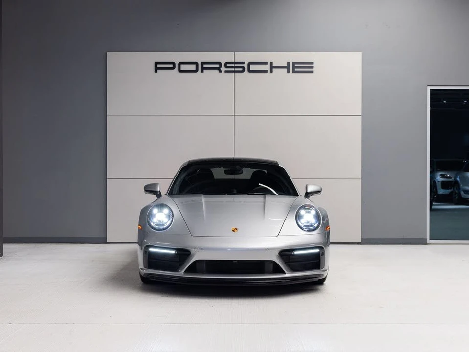 2023 Porsche 992 Carrera GTS - Image 10 of 31