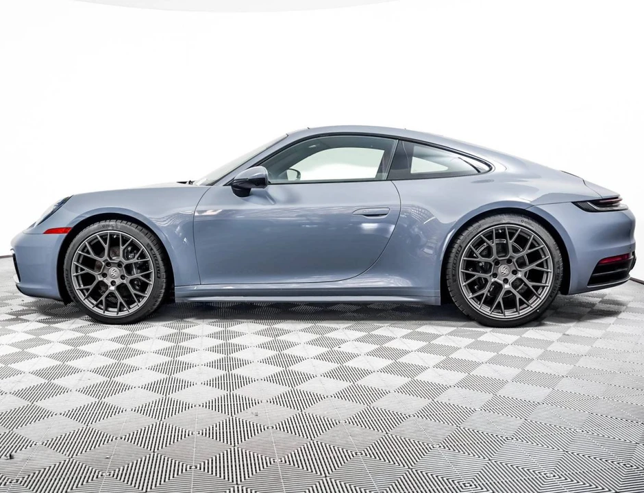 2023 Porsche 992 Carrera - Image 2 of 5