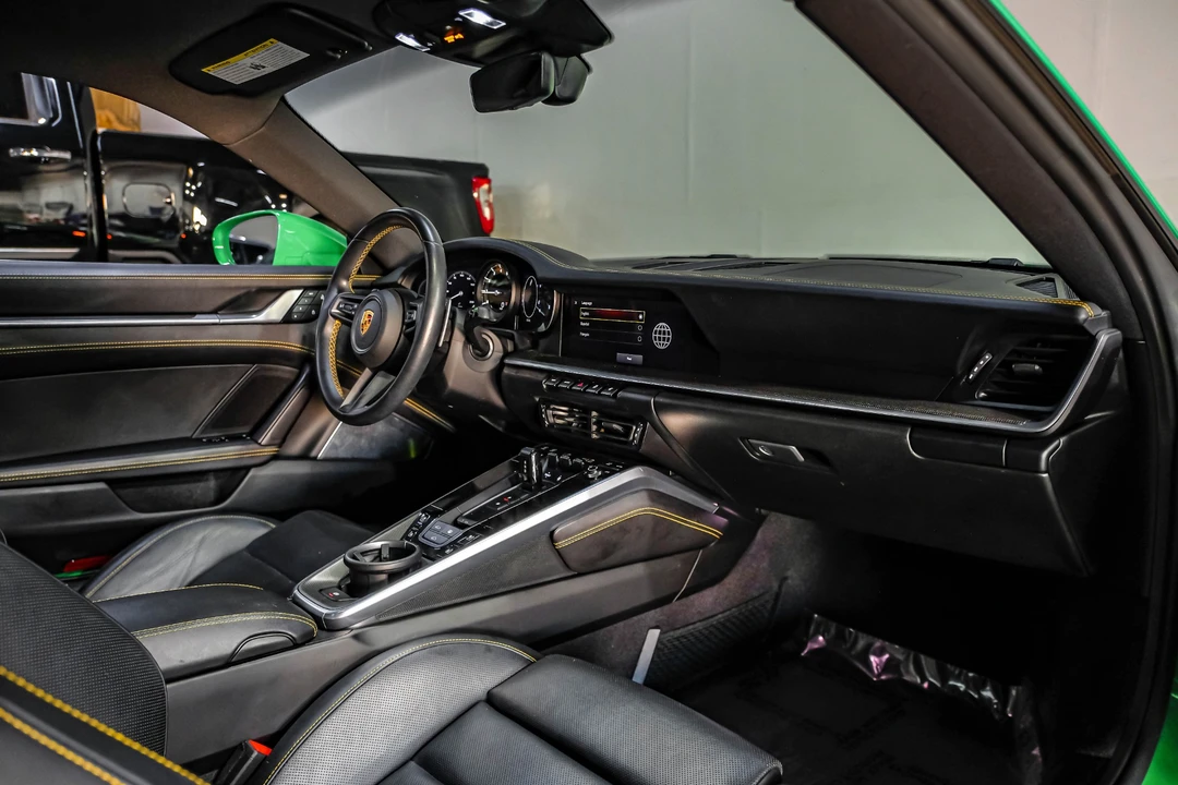 2023 Porsche 992 Carrera - Image 19 of 31